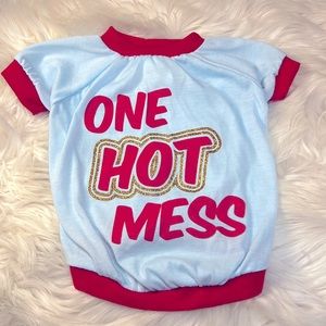 NEW Great Choice Size M One Hot Mess dog tee